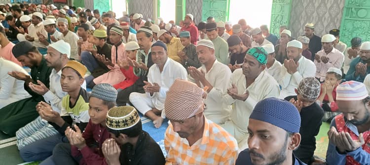 जामताड़ा में रमजान के पहले जुमे की नमाज अदा