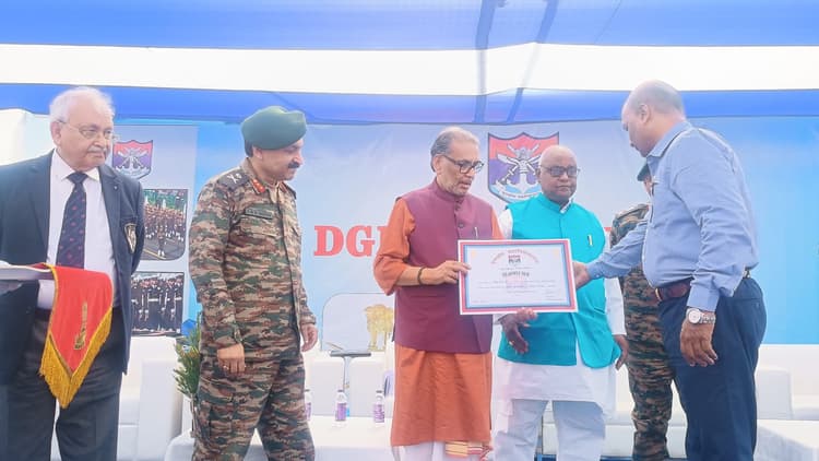 पूर्व सैनिकों के लिए खुलेगा पॉलिक क्लिनिक व सेना का कैंटिंन भवन : राधामोहन