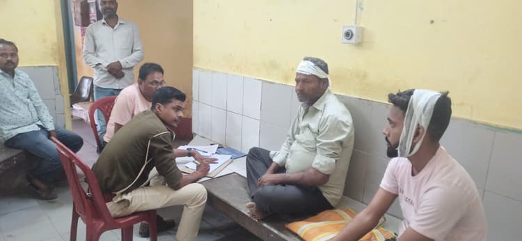 Madhubani News : पेंड़ काटने के विवाद में मारपीट दो लोग घायल