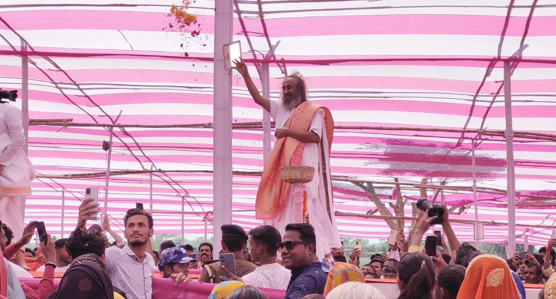 Aurangabad News : भारत की भूमि और संस्कृति पर हमें होना चाहिए गर्व : श्री श्री रविशंकर