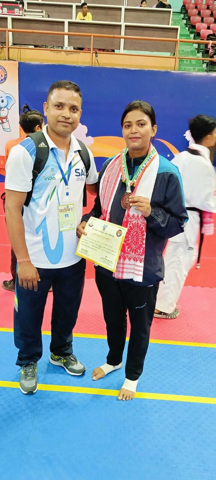 Bokaro News : प्रेरणादायी है ट्रक चालक की बेटी के कांस्टेबल बनने की कहानी