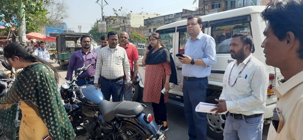 Bokaro News : चास नगर निगम ने चलाया अतिक्रमण हटाओ अभियान, वसूला जुर्माना