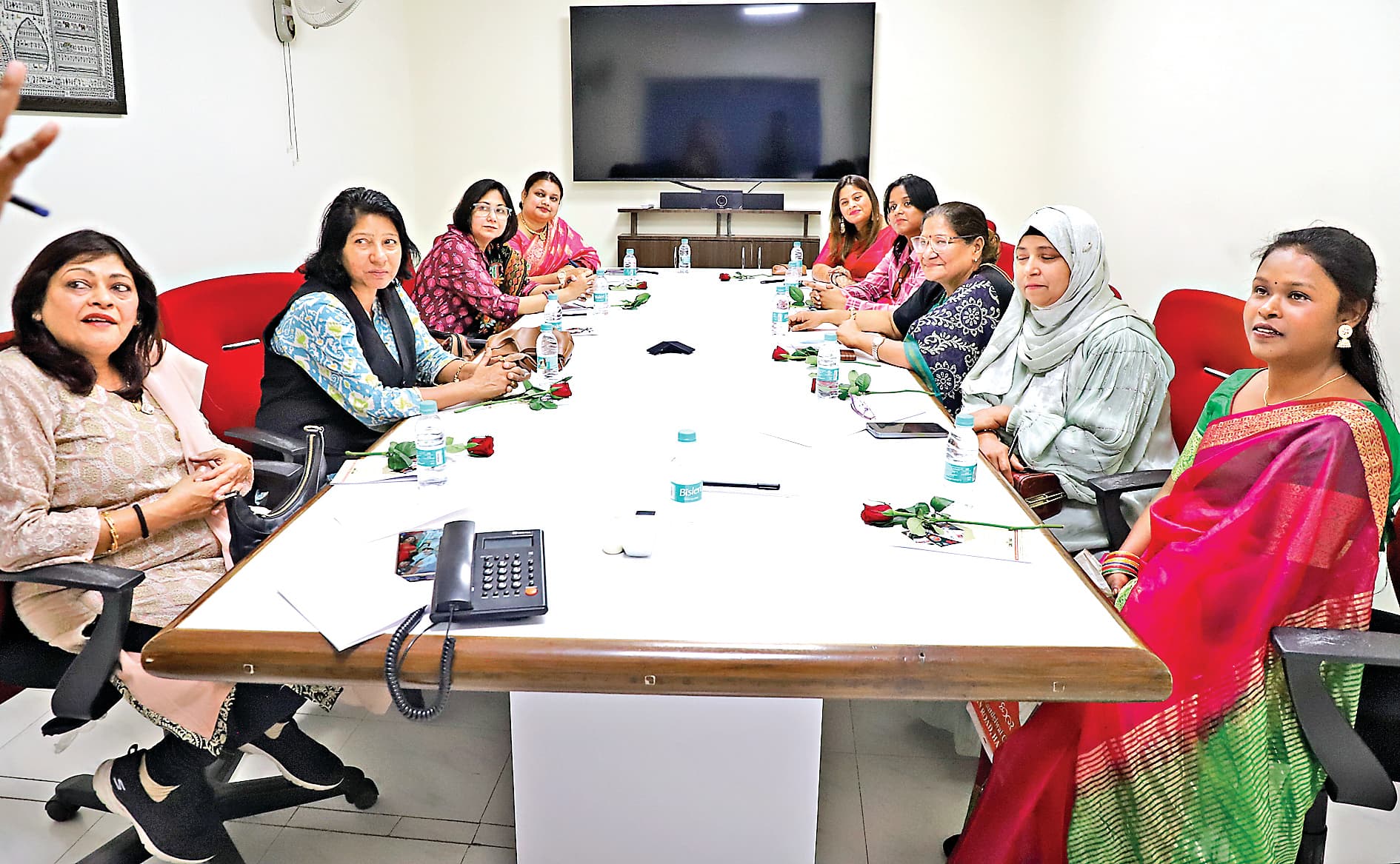 ranchi news : महिला दिवस पर प्रभात खबर कार्यालय में विशेष परिचर्चा, वक्ताओं ने कहा : अधिकार और सम्मान के लिए महिलाओं को खुद आगे आना होगा