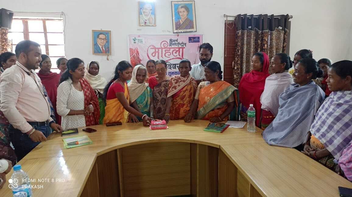 नारी शक्ति और अधिकारों को दी जानकारी