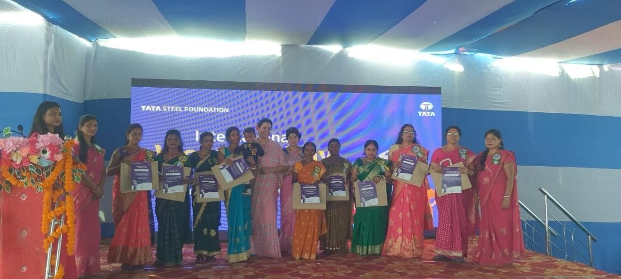 Dhanbad News : टाटा स्टील ने अपनी कर्मियों के साथ मनाया महिला दिवस