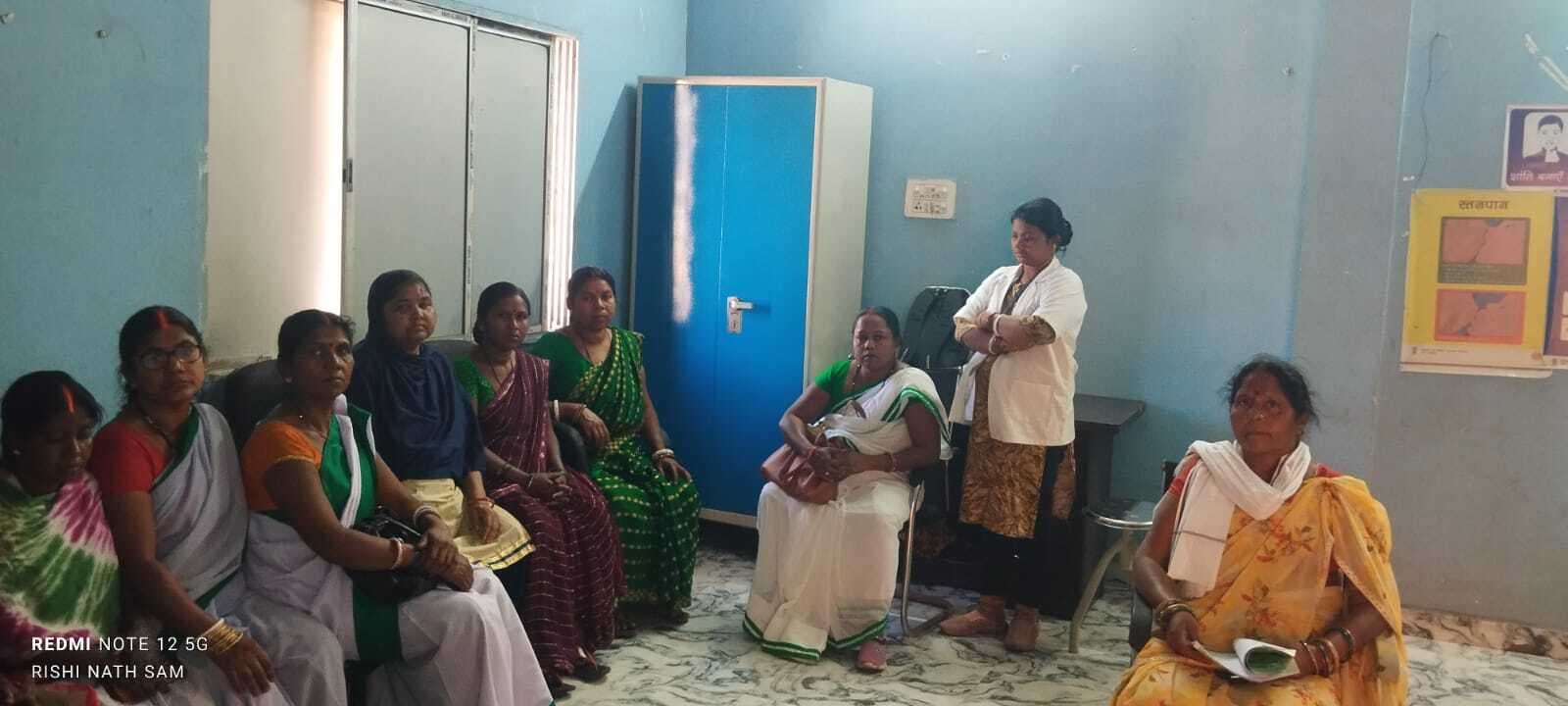 Dhanbad News : कतरास में केसरवानी समाज का होली मिलन समारोह