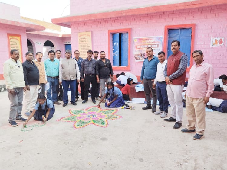 प्रखंड स्तरीय प्रतियोगिता में बच्चों ने दिखायी प्रतिभा