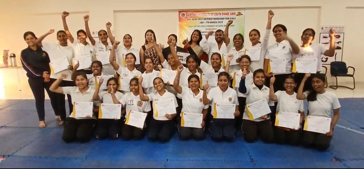 सीयूएसबी की छात्राओं ने व्यावहारिक आत्मरक्षा तकनीकों को जाना-समझा