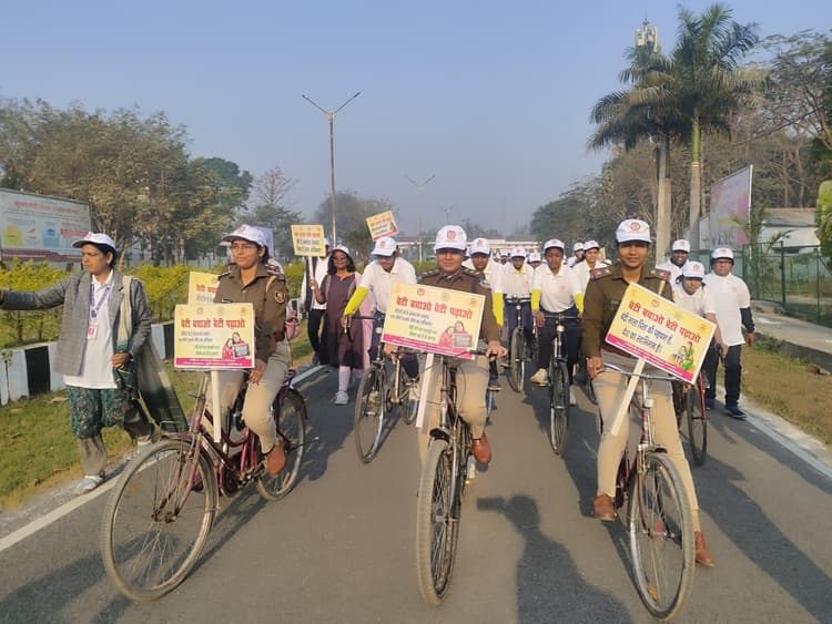 लैंगिक समानता के लिए उठाये निर्णायक कदम : डीएम