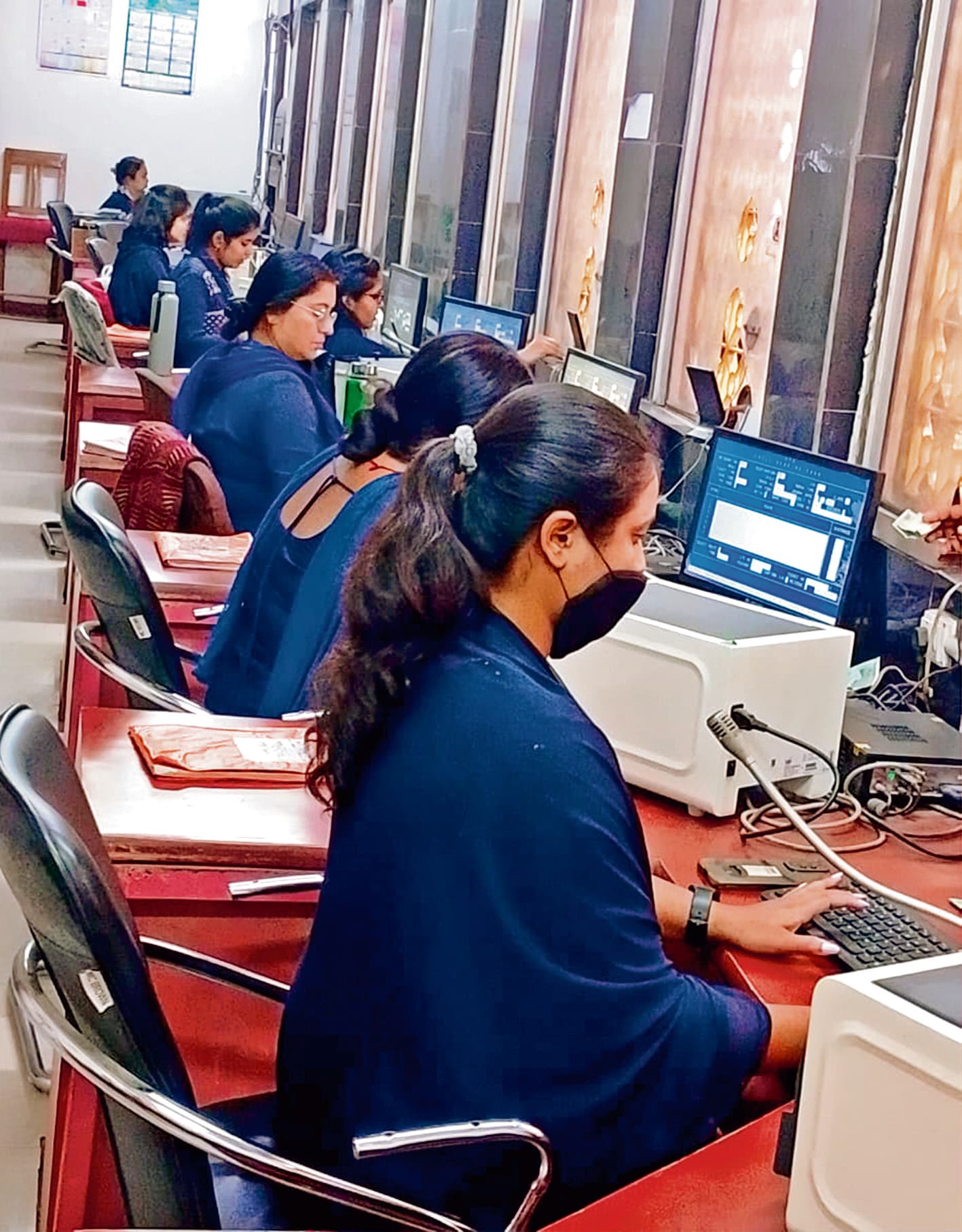 Chhapra News : सोनपुर रेल मंडल में महिला कर्मचारियों ने संभाला संचालन