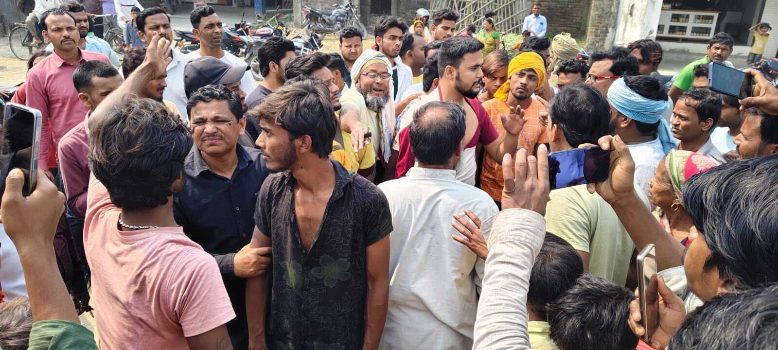 ससुराल व मायके पक्ष के लोगों में हुई हिंसक झड़प, महिला सहित आधा दर्जन लोग घायल