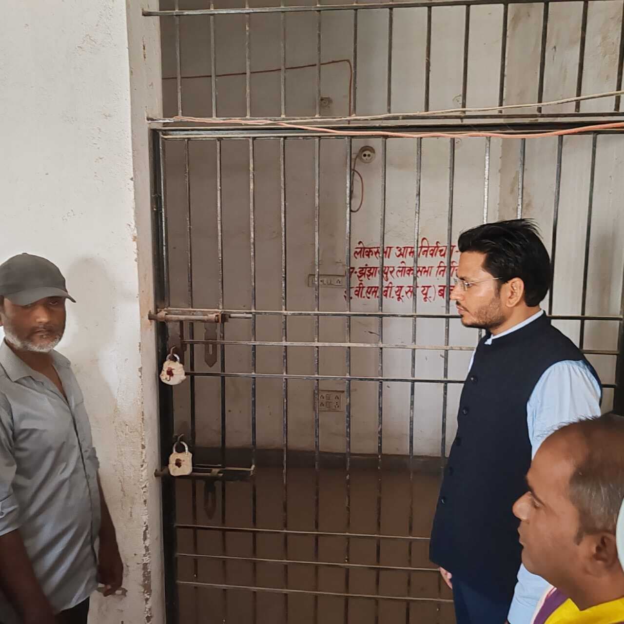 Madhubani News : डीएम ने इवीएम वेयर हाउस का किया निरीक्षण