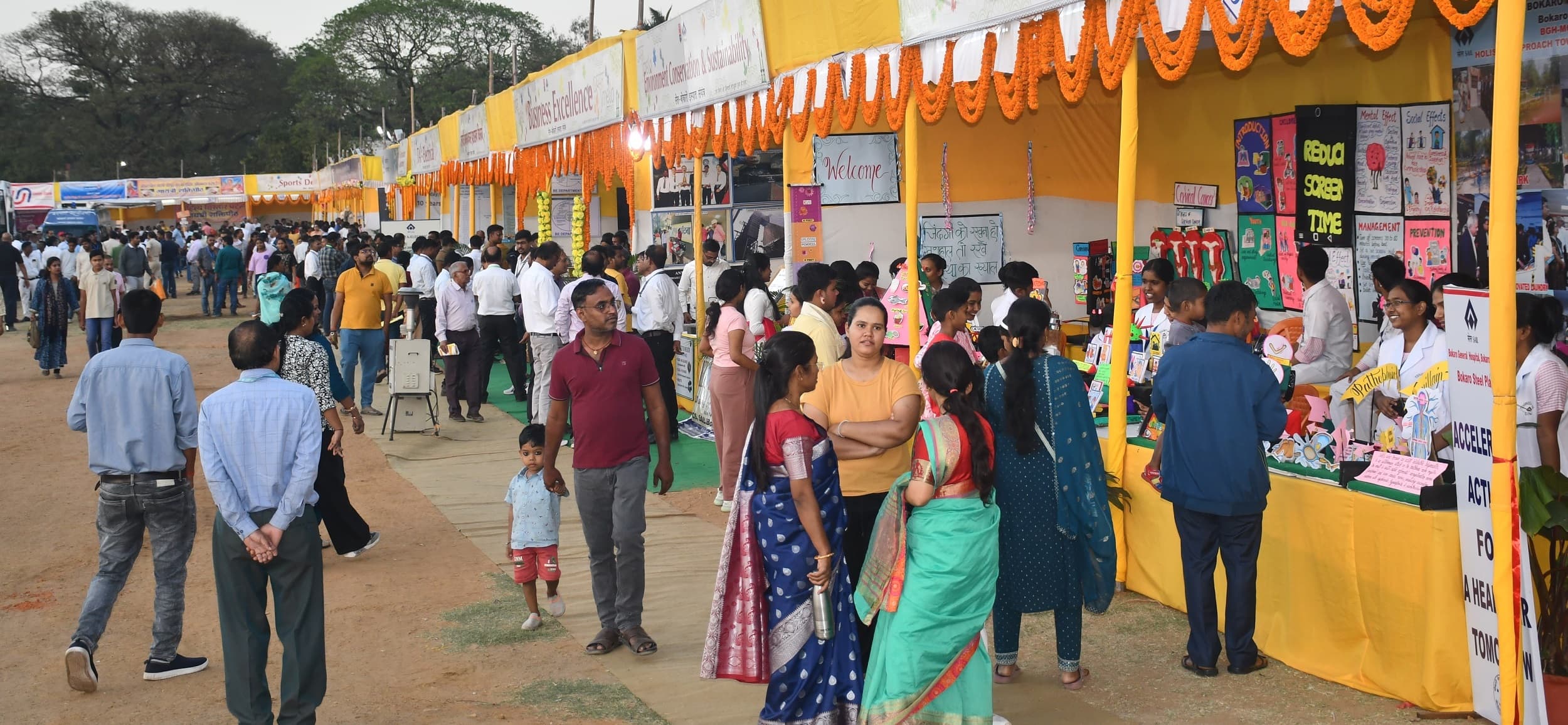 Bokaro News : बसंत मेला का रंगारंग आगाज, दिखी होली की मस्ती