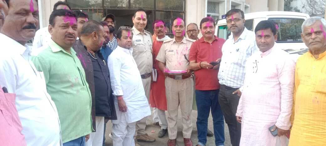 Dhanbad News : होली में हुड़दंग करने वाले से सख्ती से निबटेगी धनबाद पुलिस