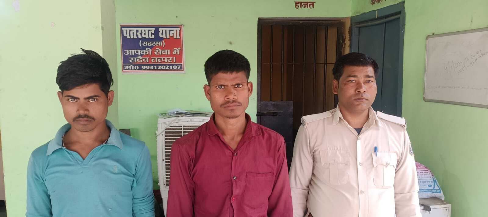 देसी चुलाई शराब के साथ दो शराब तस्कर गिरफ्तार