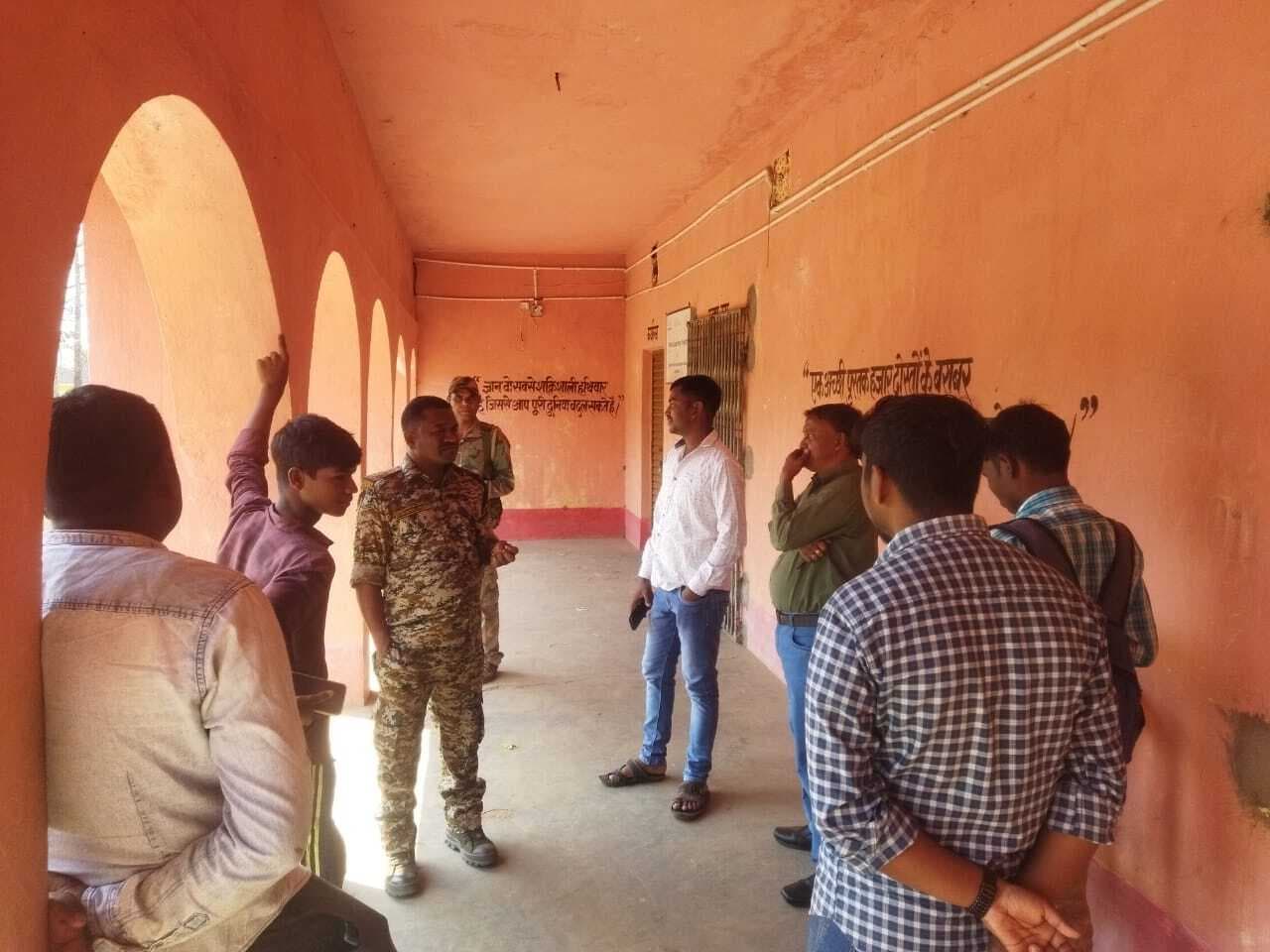 उत्क्रमित उच्च विद्यालय से चार कंप्यूटर व 18 बैट्री समेत लाखों की चोरी