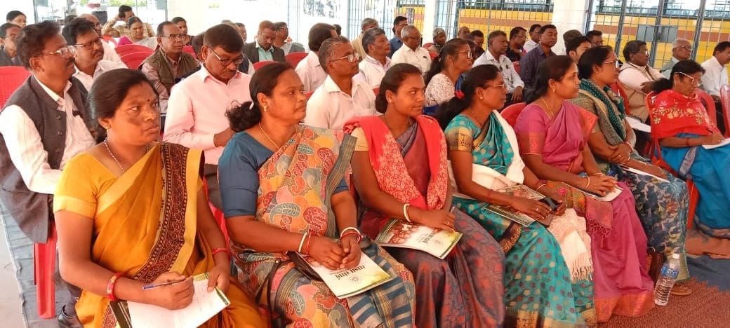 Political News : पेसा के मुद्दे पर मुख्यमंत्री व आदिवासी मंत्री विधायक मूकदर्शक बने हुए हैं : ग्लैडसन