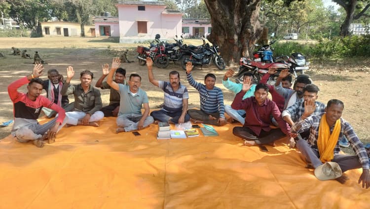 पहाड़िया को ढाई हजार पेंशन देने की उठी मांग