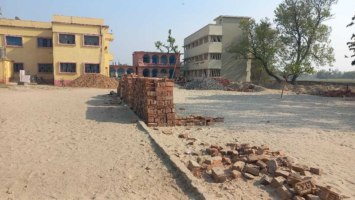 अनारकली मवि में खेल मैदान निर्माण कार्य अधर में लटका