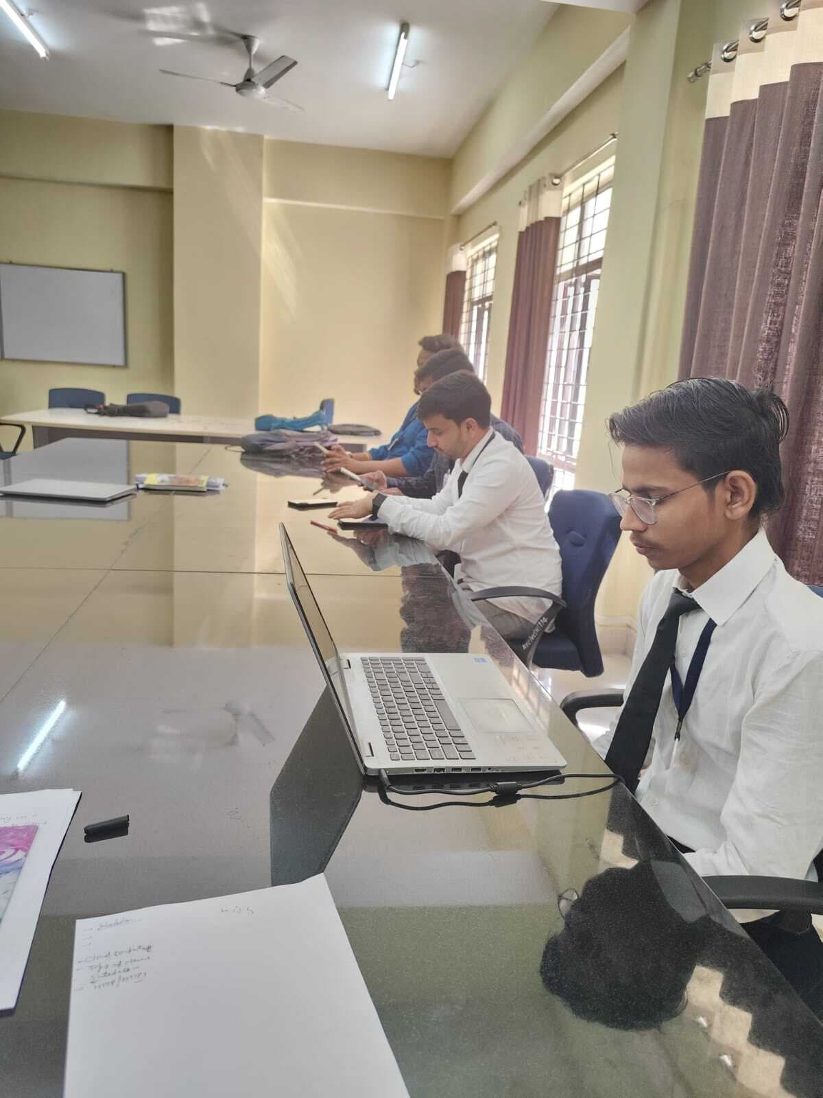 ऑनलाइन कैंपस प्लेसमेंट ड्राइव में नौ छात्र-छात्राओं का चयन