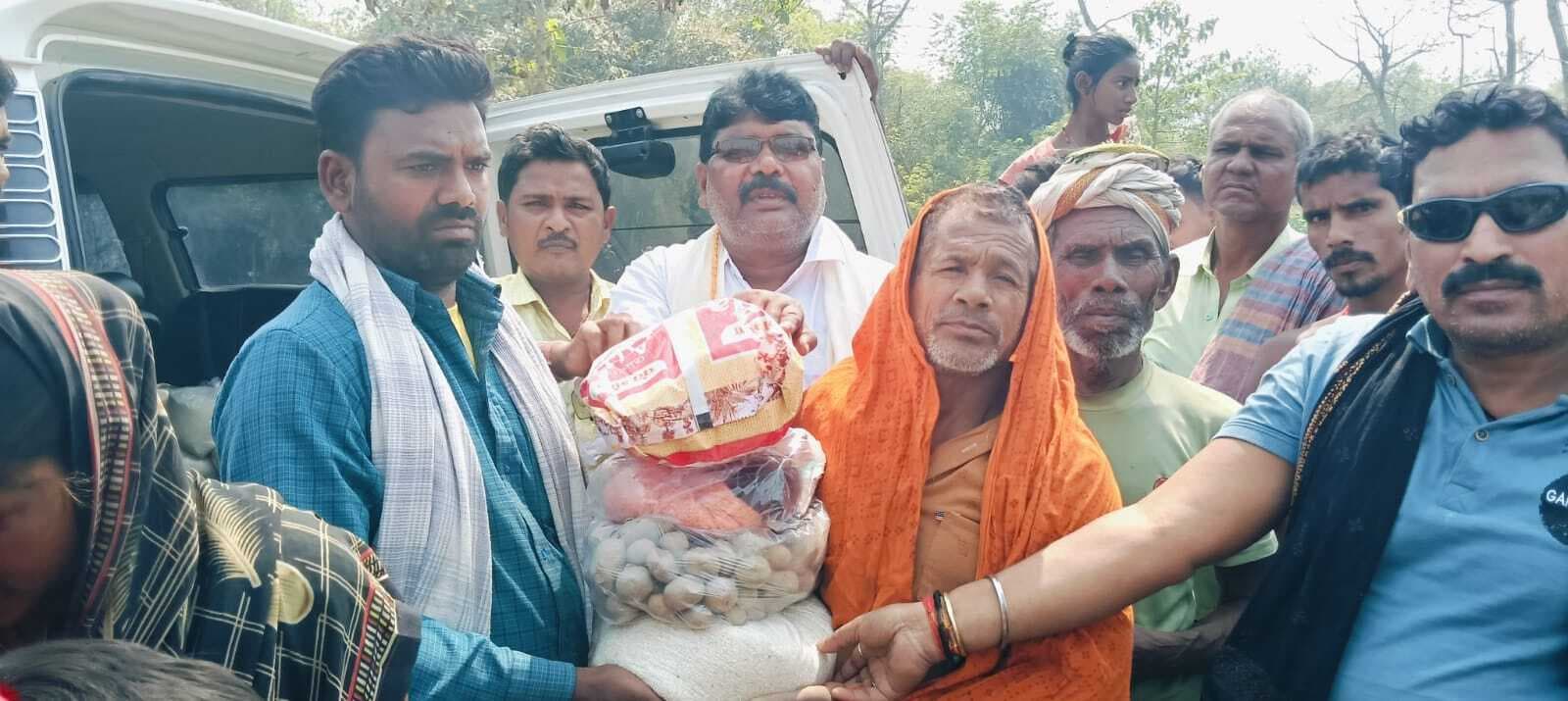 रूपौली में अग्निपीड़ितों को मिली राहत