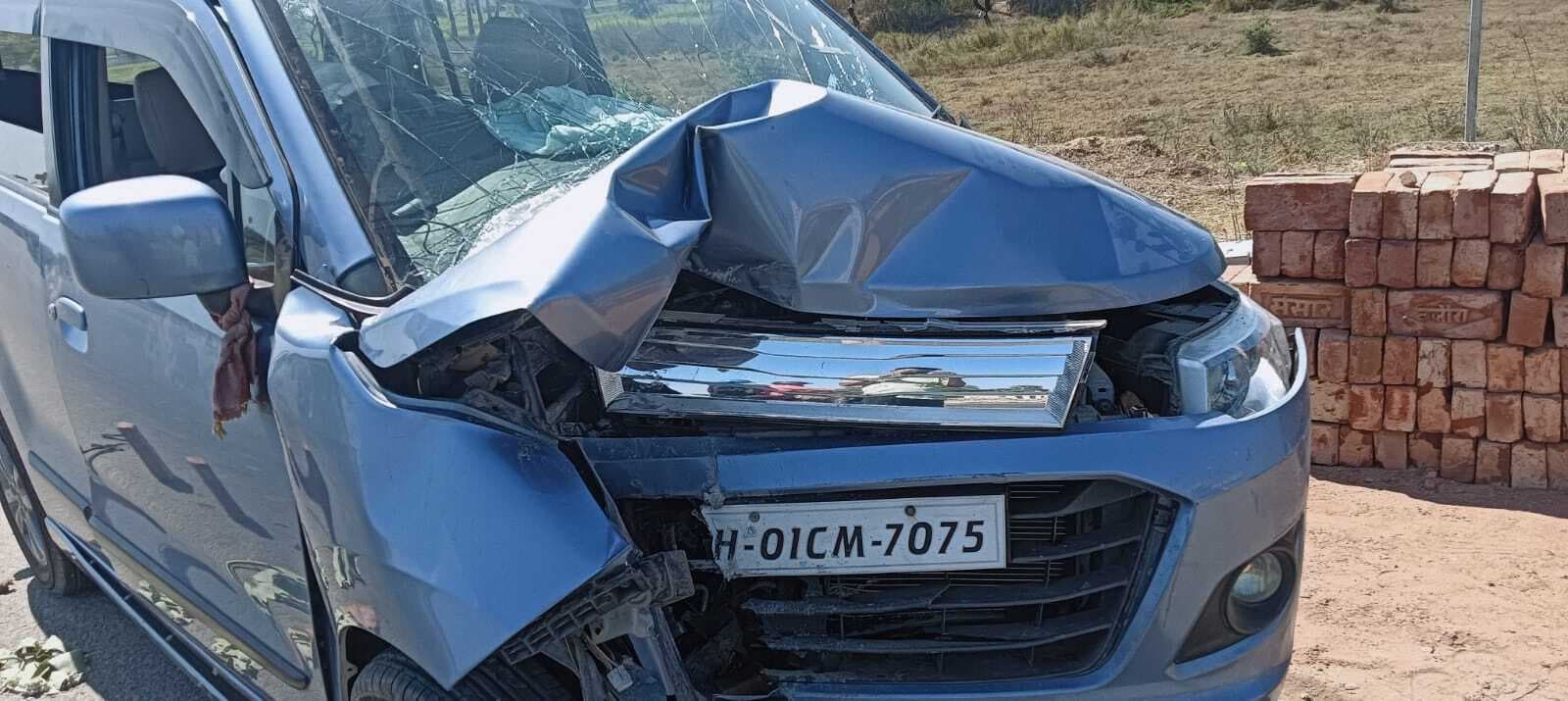 सड़क दुर्घटना में चार लोग हुए घायल, बच्चे को किया रेफर