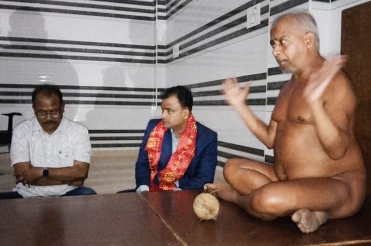 मुनिराज विशल्य सागर जी महाराज पद यात्रा के दौरान पहुंचे लखीसराय