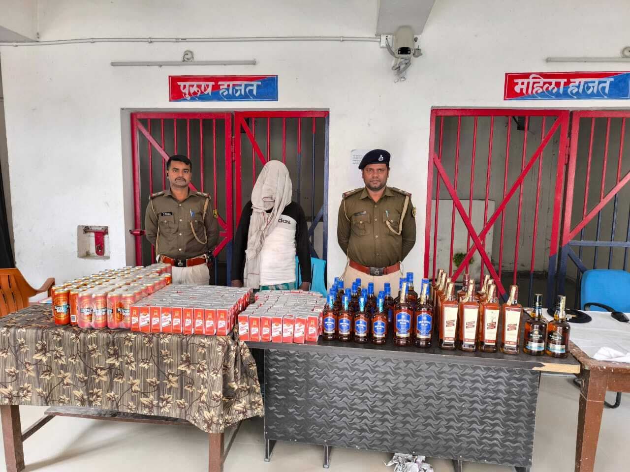 ई-रिक्शा से 90 लीटर शराब के साथ एक गिरफ्तार