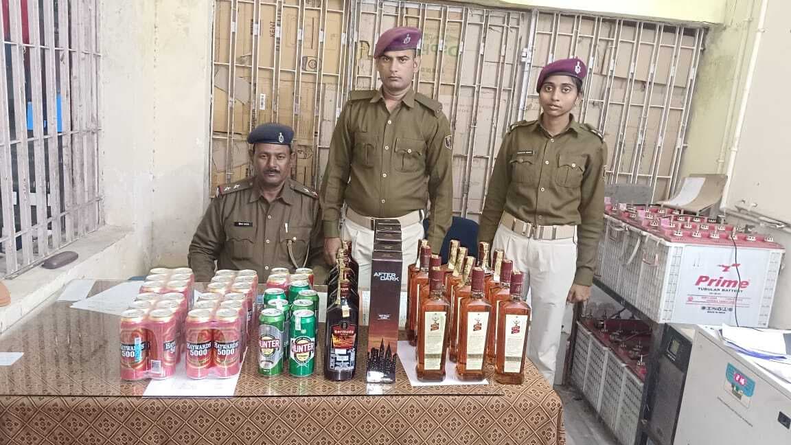 सियालदह-बलिया एक्सप्रेस से अंग्रेजी शराब बरामद