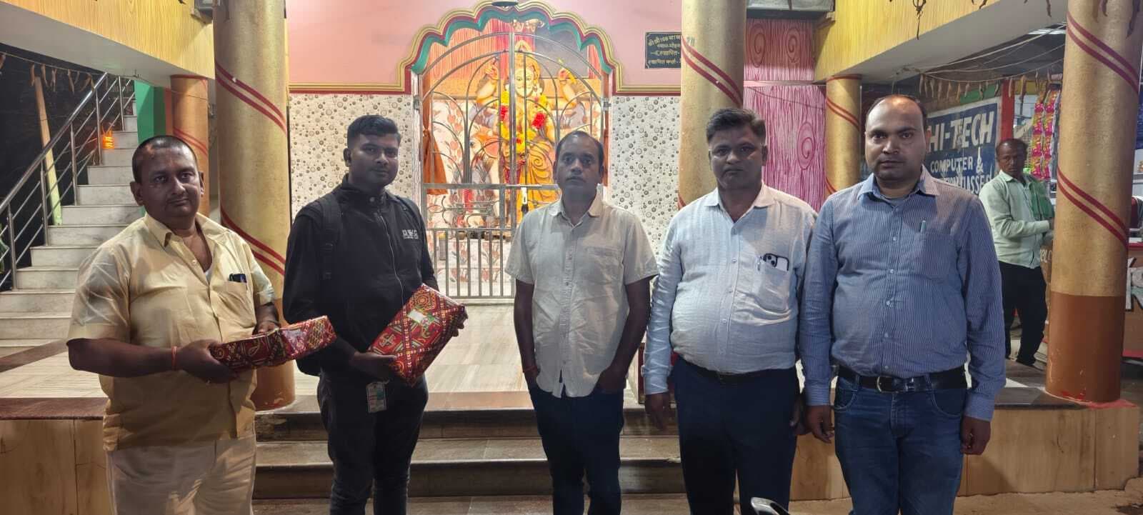 Madhubani News : विद्युत विभाग ने एजेंसी के कर्मी को किया सम्मानित