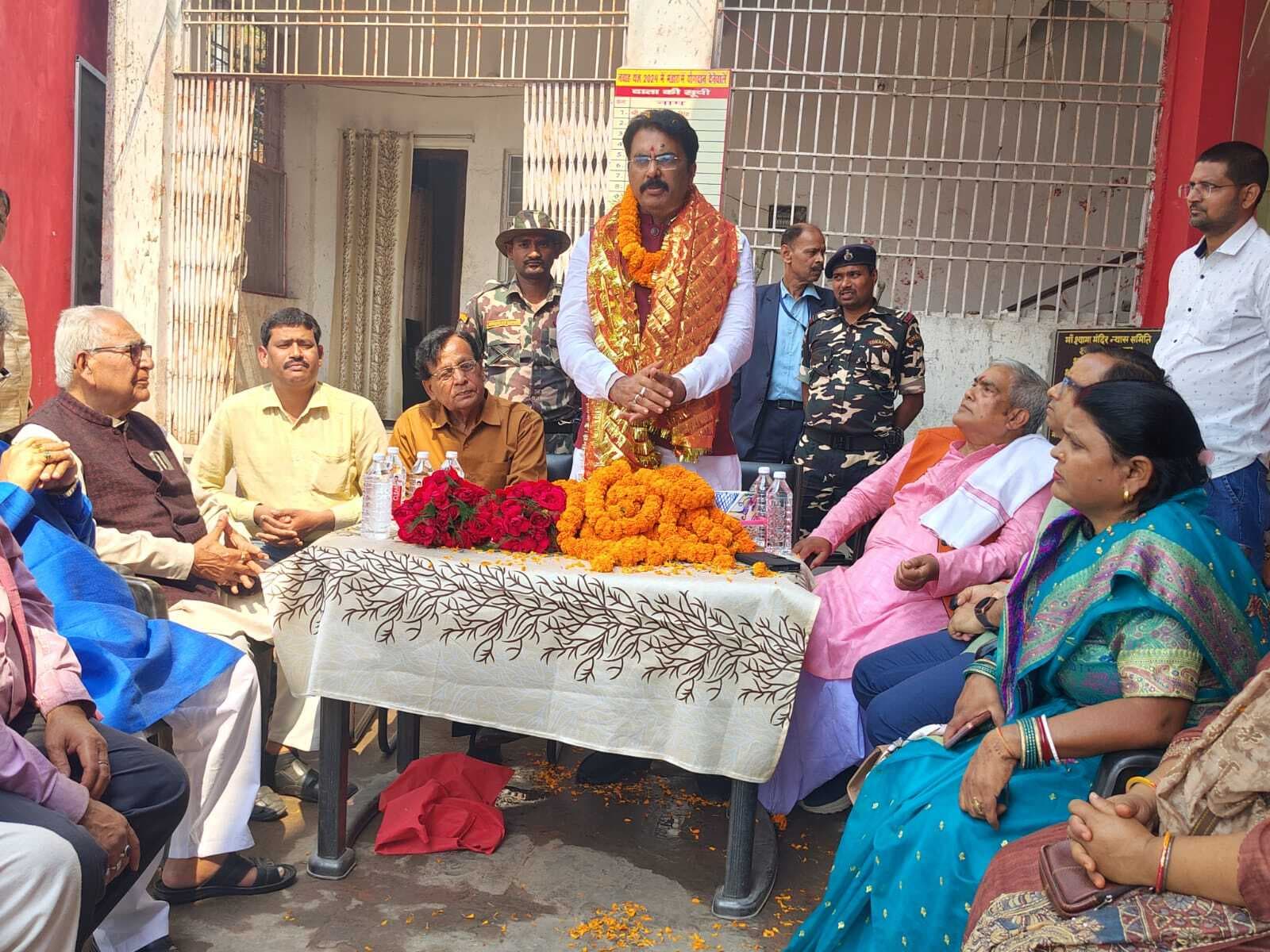 Darbhanga News : मां श्यामा न्यास समिति ने मंत्री संजय सरावगी का किया अभिनंदन