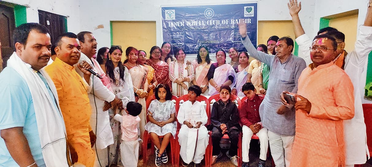 राजगीर में होली मिलन में खूब उड़े गुलाल