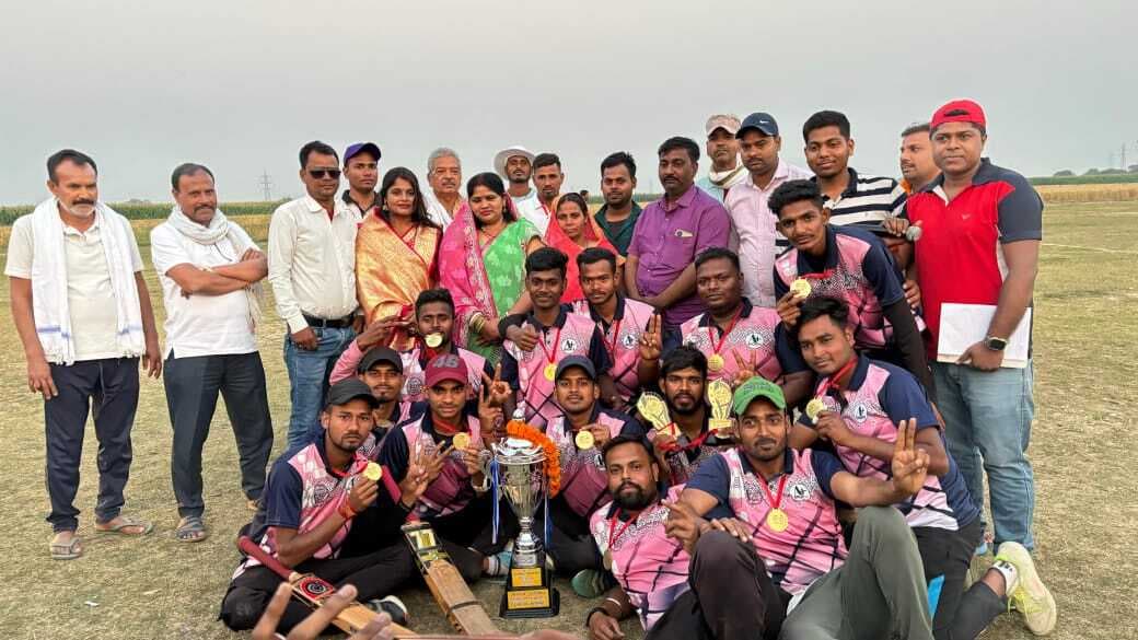 Bhagalpur news एसपीएल क्रिकेट टूर्नामेंट के कप पर श्रीरामपुर वॉरियर्स का कब्जा