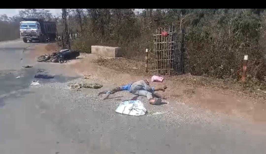 West Singhbhum news : नोवामुंडी में बाइक दुर्घटनाग्रस्त, एक युवक की मौत, तीन गंभीर