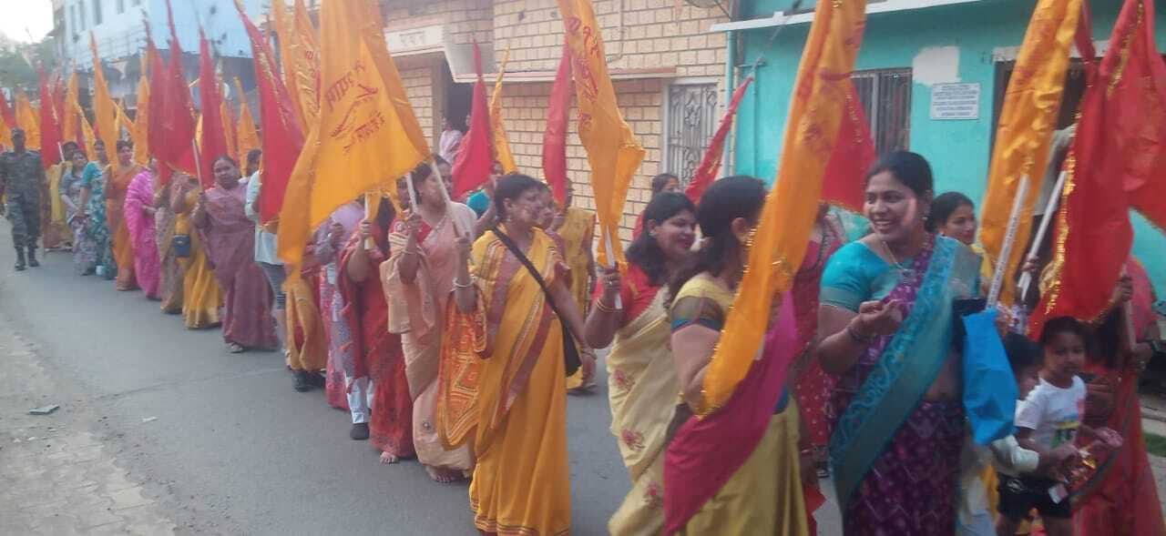 West Singhbhum news : चाईबासा में बाबा श्याम का जयकारा लगाते ठाकुरबाड़ी पहुंचे भक्त