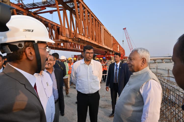Patna News : कंगन घाट से दीदारगंज तक गंगापथ का निर्माण तेजी से करें पूरा : मुख्यमंत्री