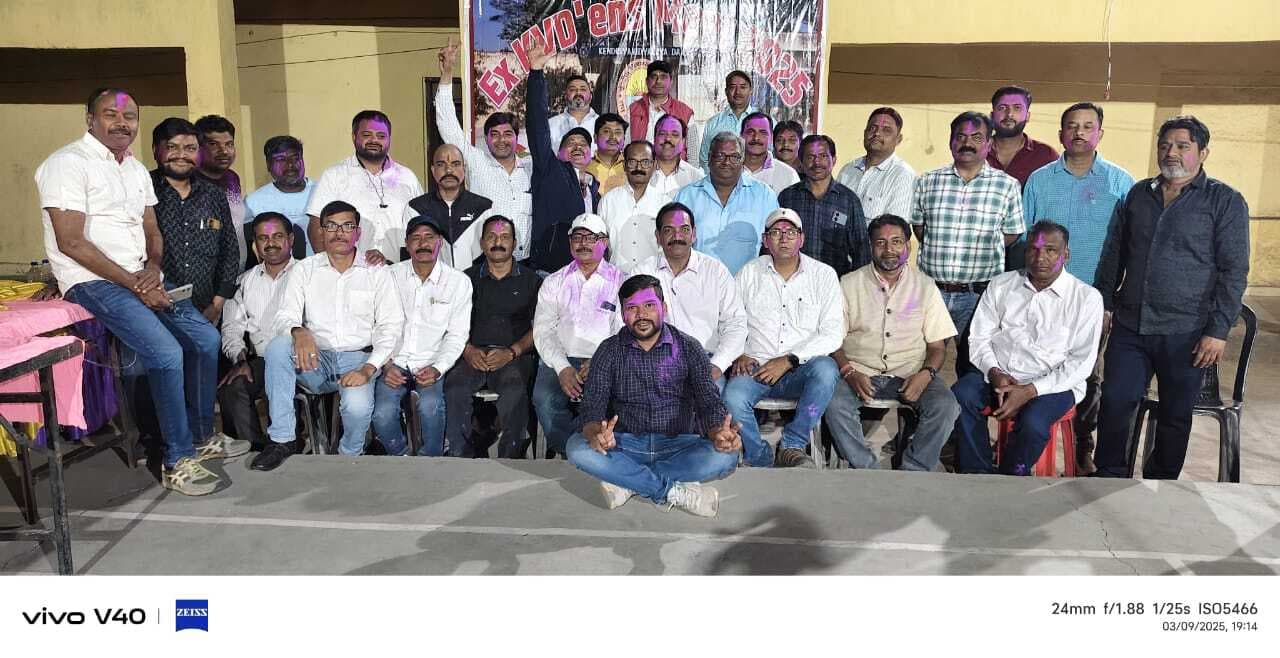 केंद्रीय विद्यालय पहुंच बचपन याद कर पूर्ववर्ती छात्र भावुक