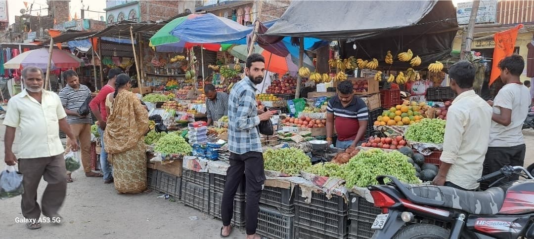 रमजान को लेकर बाजार में रोजेदार जमकर कर रहे खरीददारी