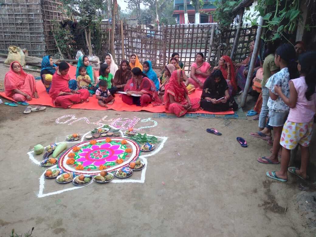 गर्भवती महिलाओं को मिला फल व पौष्टिक अहार