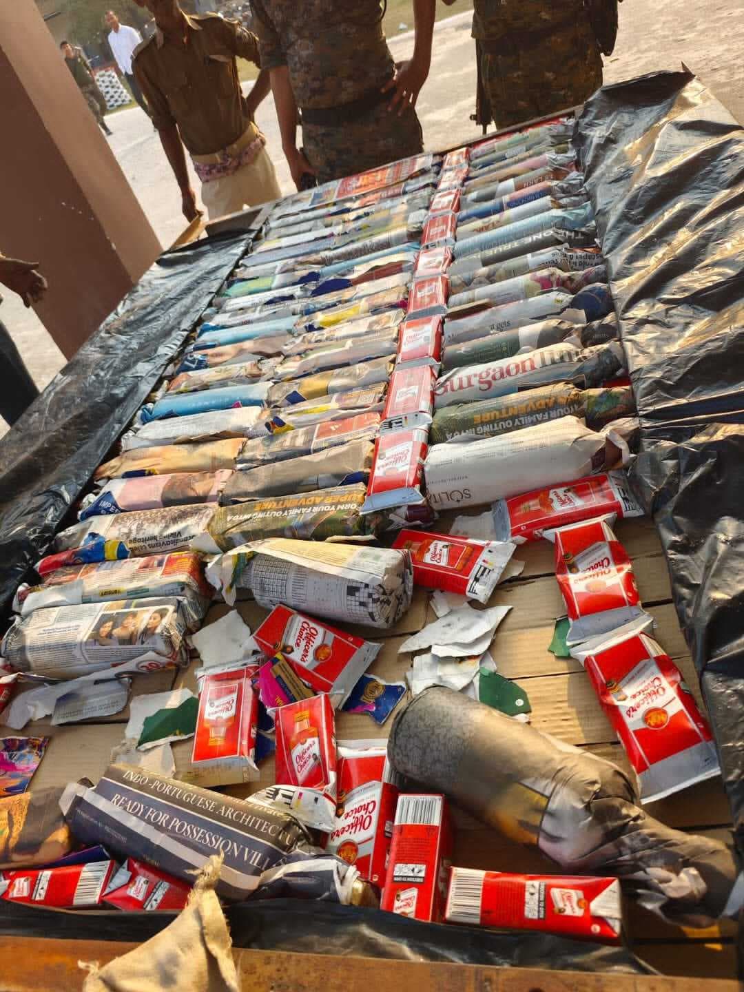 ऑटो व जुगाड गाड़ी से 90 लीटर विदेशी शराब के साथ दोनों चालक गिरफ्तार