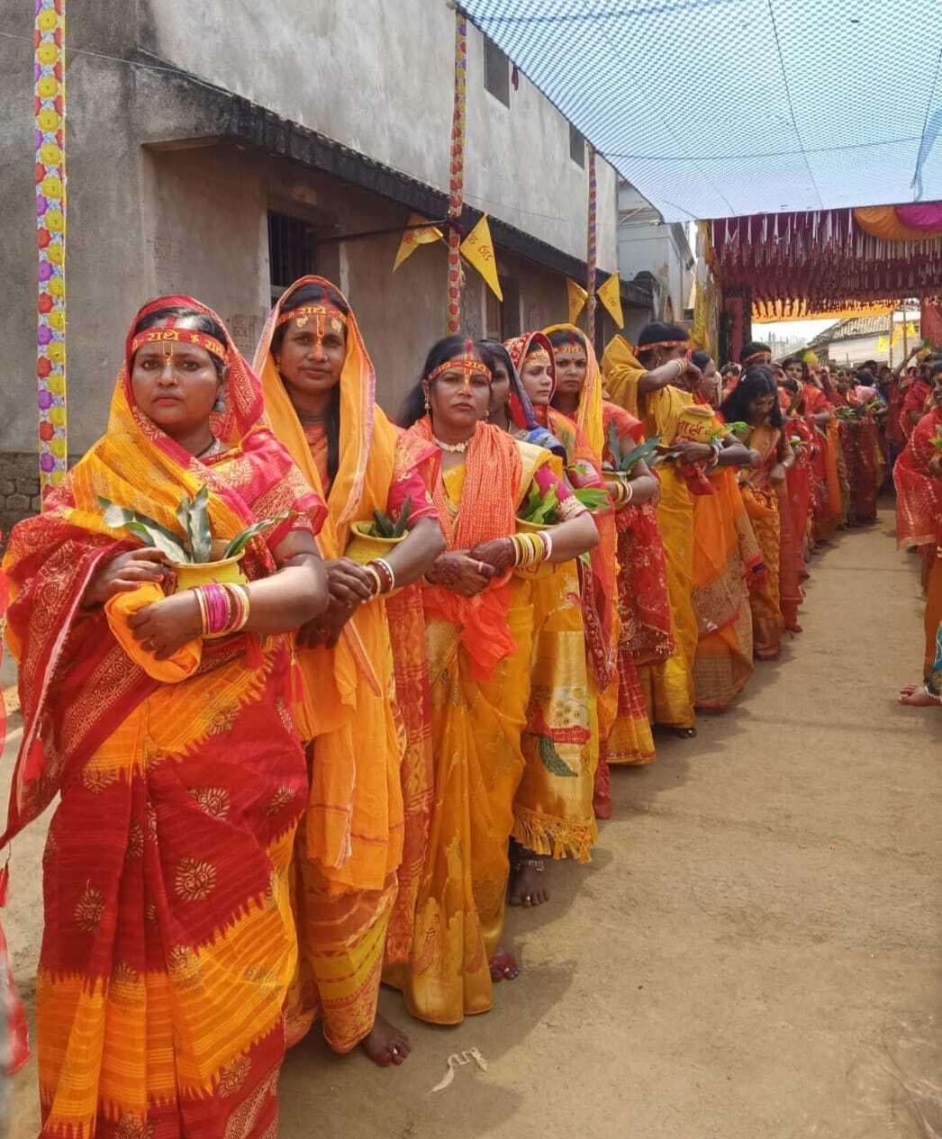 कलश यात्रा के साथ गंद्रकपुर में भागवत कथा सह ज्ञान महोत्सव शुरू