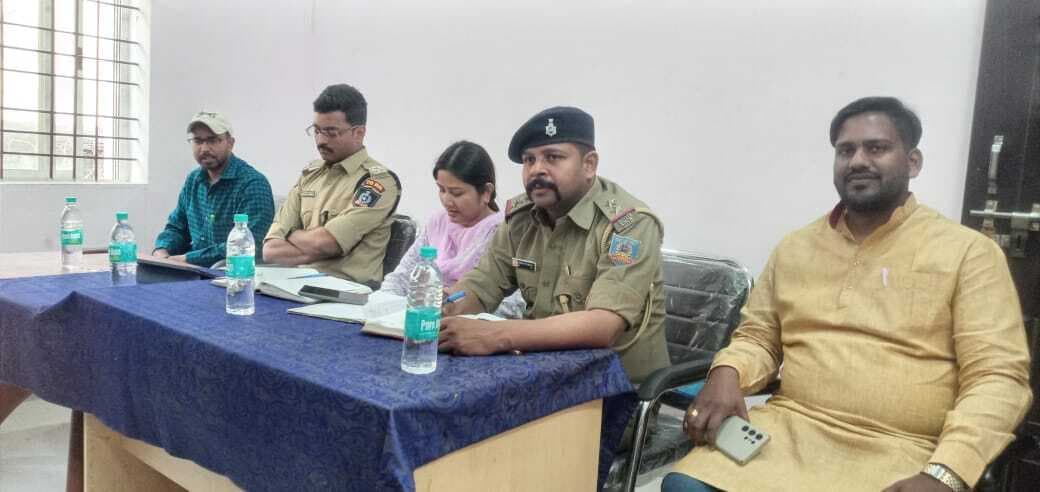 होली में भड़काने वाली बात हो तो प्रशासन को करें खबर : प्रशिक्षु आइपीएस