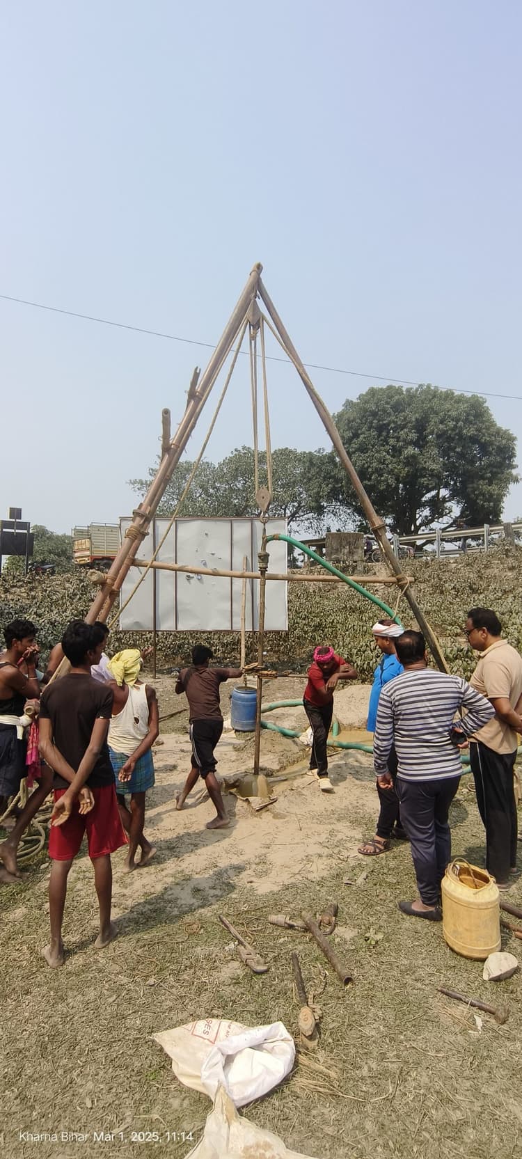 महानंदा नदी पर पुल निर्माण कार्य प्रारंभ होने से स्थानीय लोगों में हर्ष