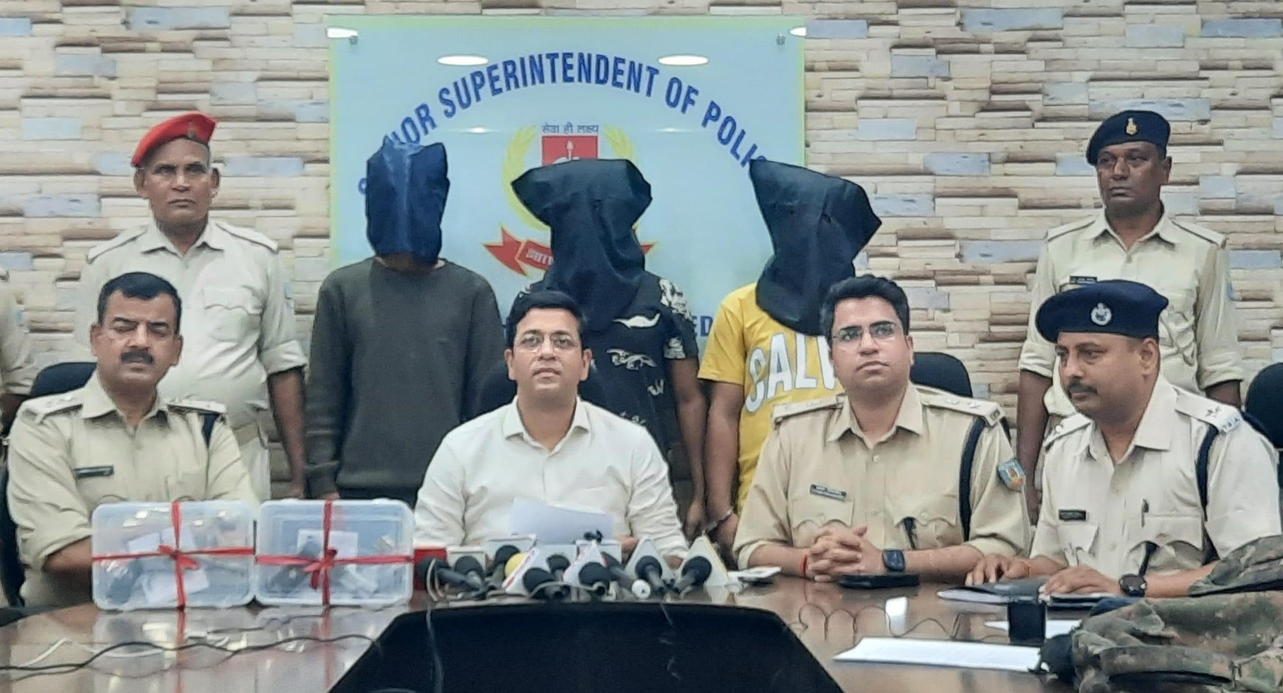 गौरा व इरफान सलमान के साथी की हत्या करने की बना रहे थे योजना