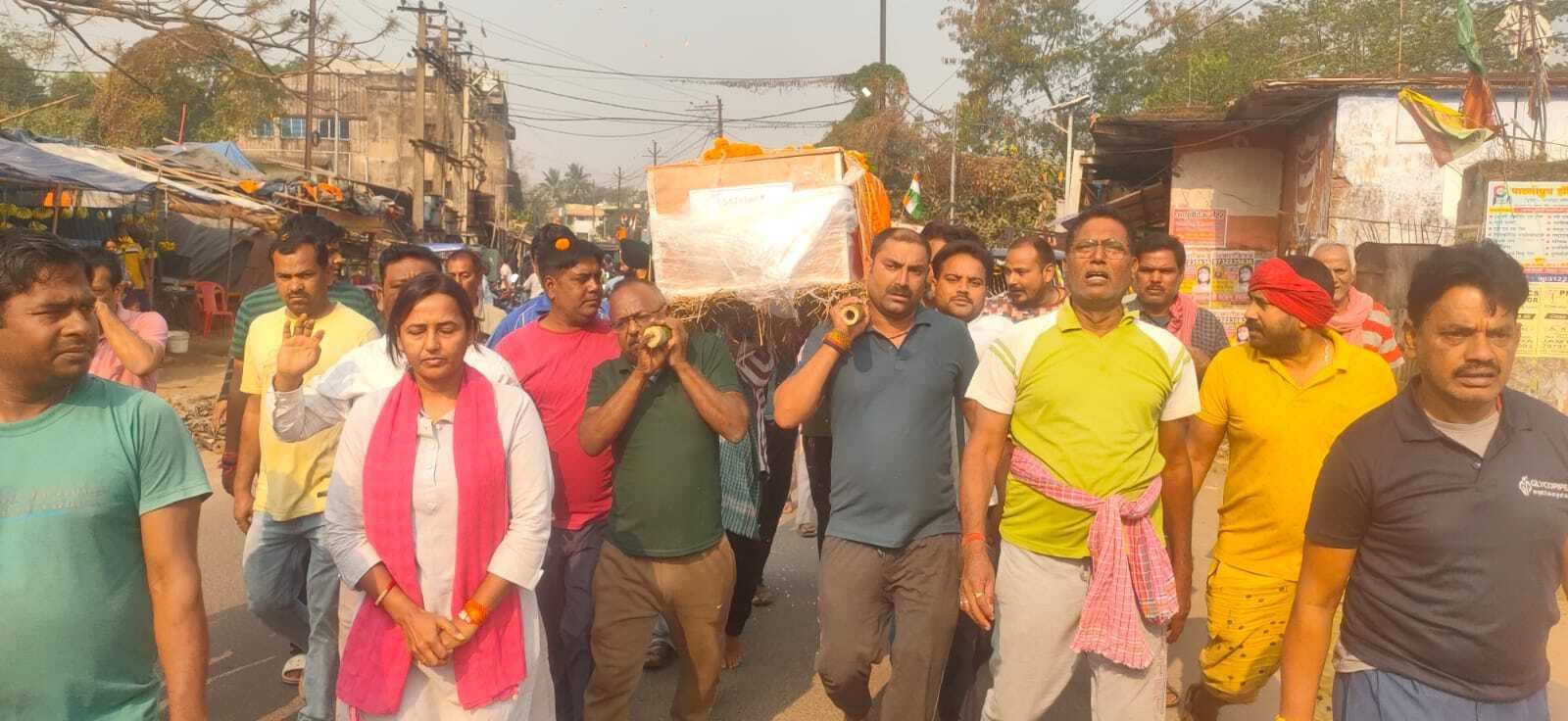 इंडियन आर्मी के हवलदार की अंतिम यात्रा में उमड़ा जन सैलाब