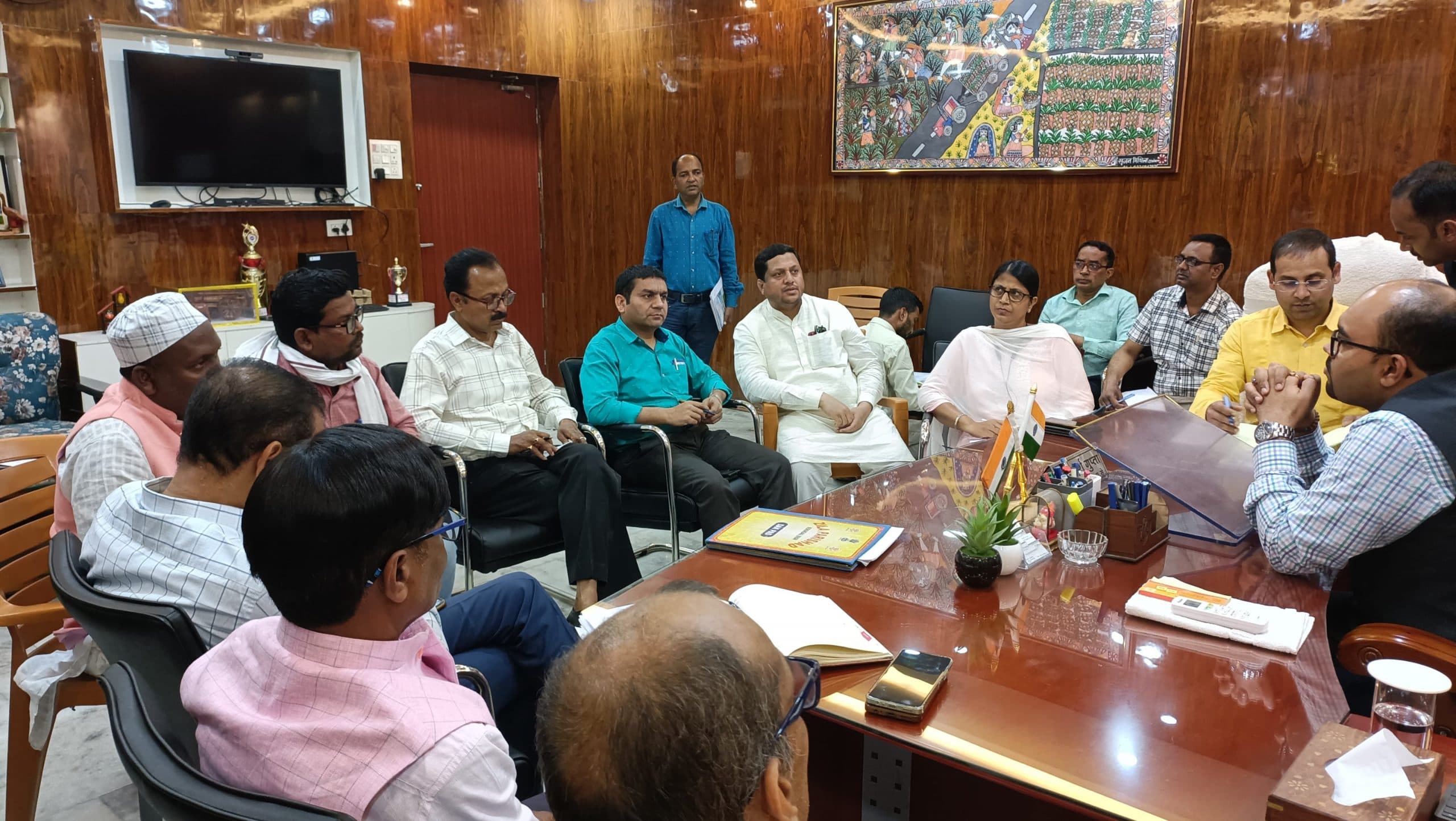 मतदाता सूची में सुधार को ले राजनीतिक दलों के प्रतिनिधियों के साथ हुई बैठक