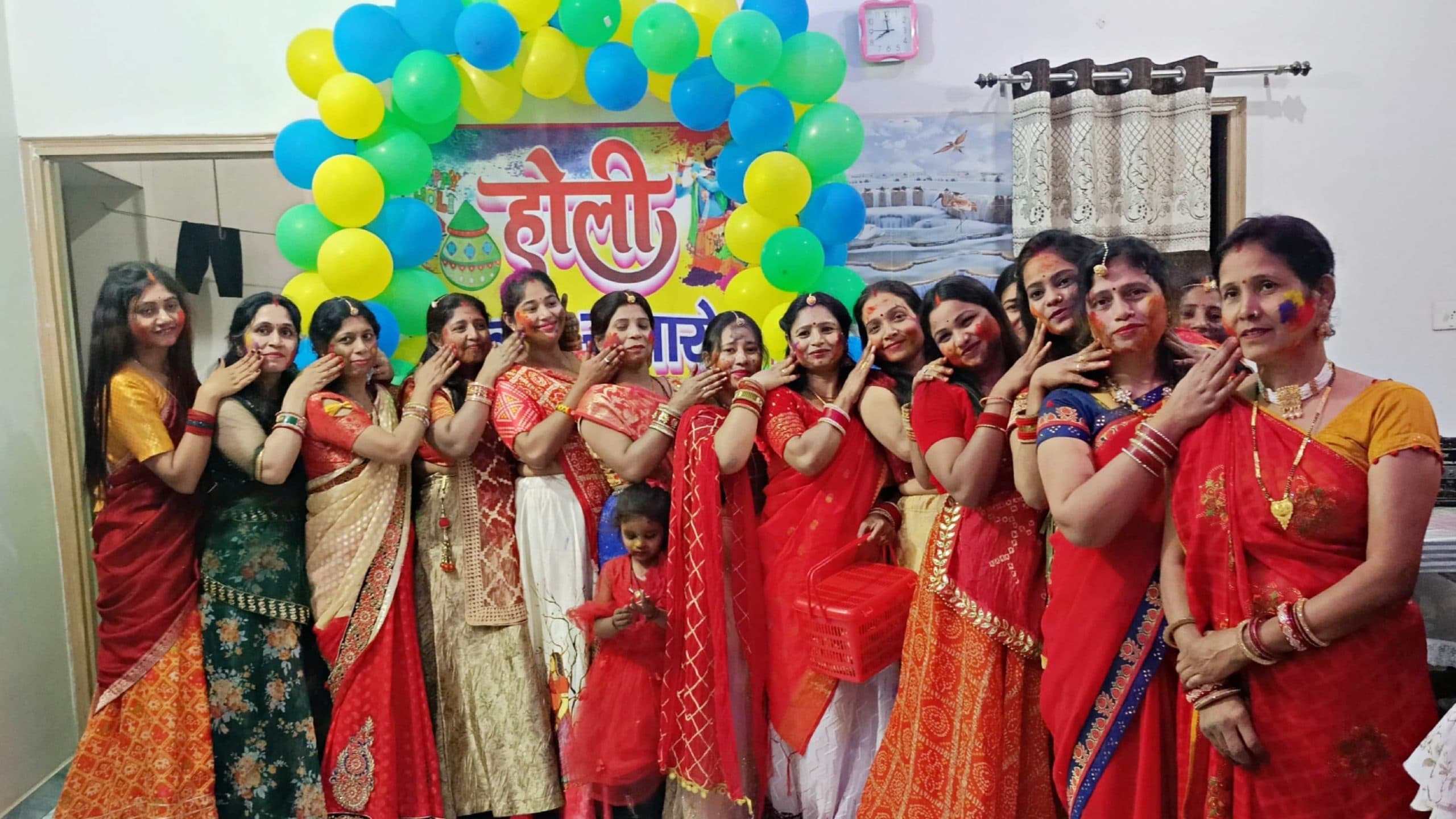 होली मिलन समारोह में झूमीं महिलाएं