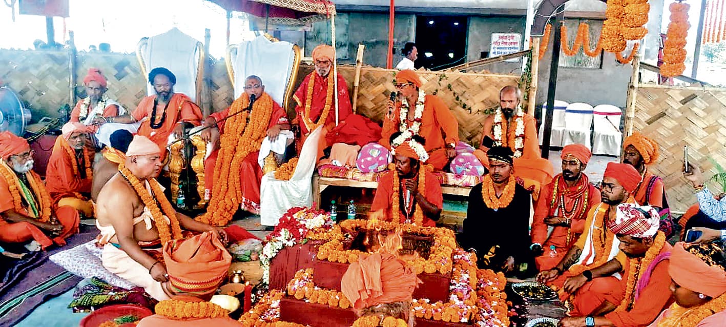 दुर्गापुर : माया देवी तारा आश्रम में की गयी नर नारायण सेवा