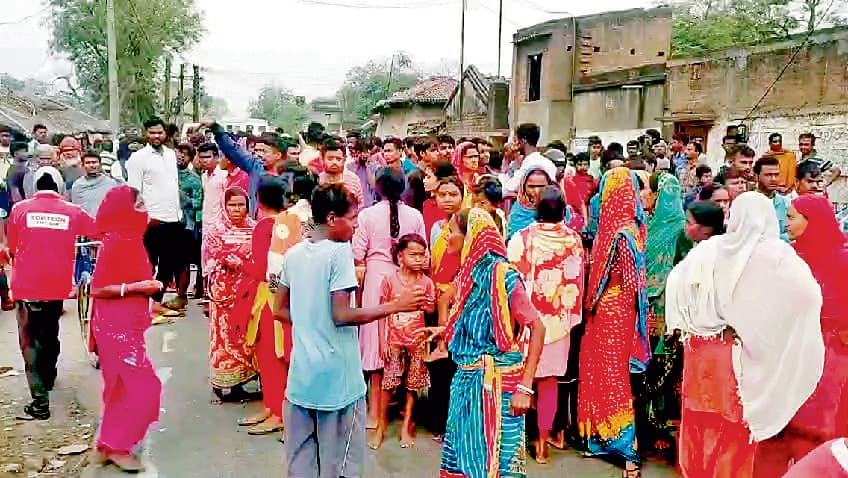 ट्रक से कुचलकर अधेड़ की मौत तीन घंटे तक किया चक्काजाम