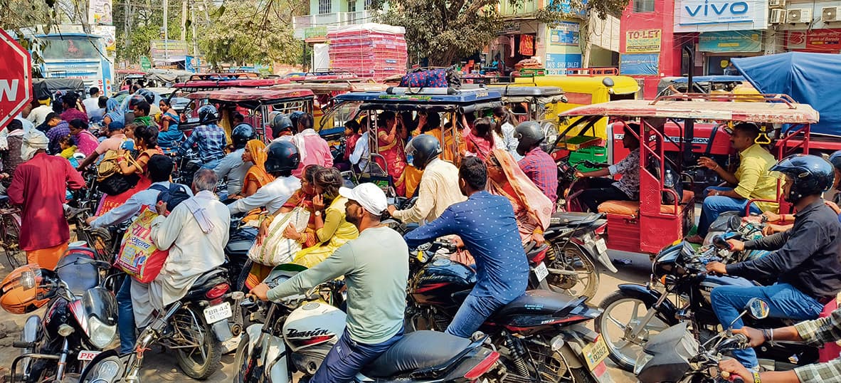 Buxar News: दिनभर जाम से जूझते रहे शहर के सभी चौक